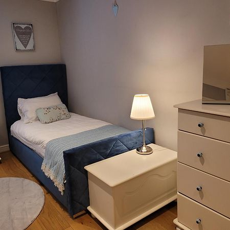 Three Bedroom Apartment By Beautiful Park London Ngoại thất bức ảnh
